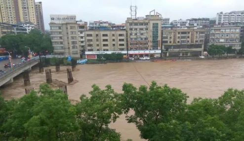 玻璃蘑菇视频免费观看视频雨天切斷電源